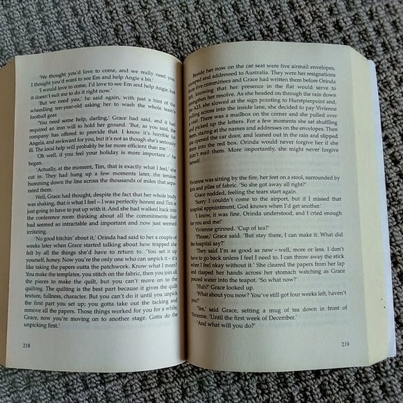 Gang of four, by Liz Byrski, fiction, softcover book - Picture 3 of 3